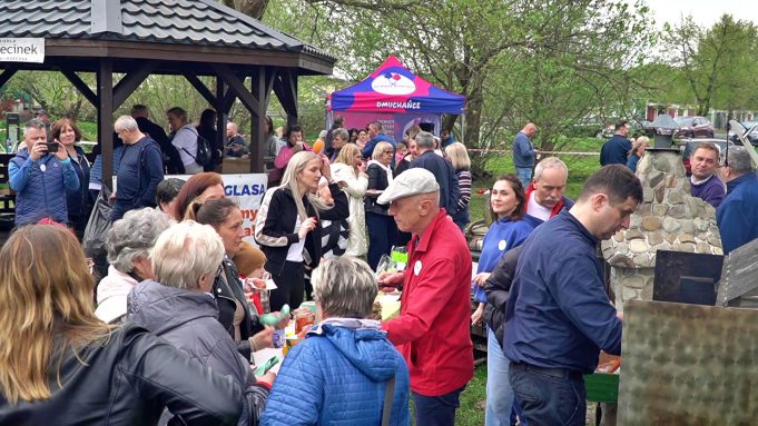 Kiełbasa Wyborcza Douglasa po raz kolejny