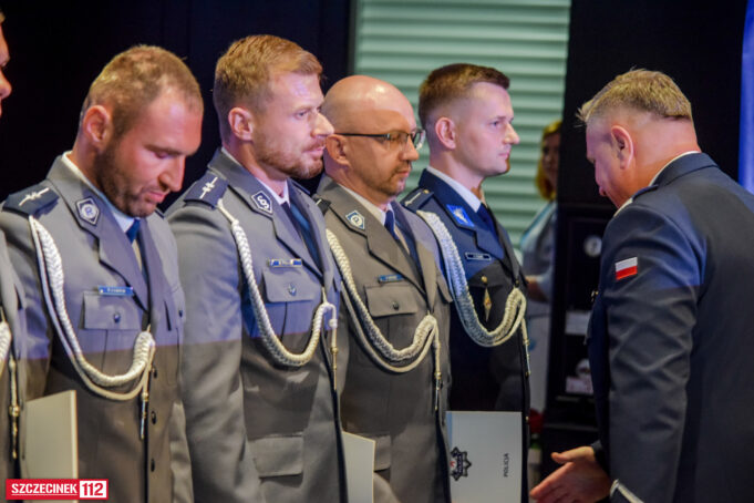 Szczecineccy policjanci z nagrodami i awansami