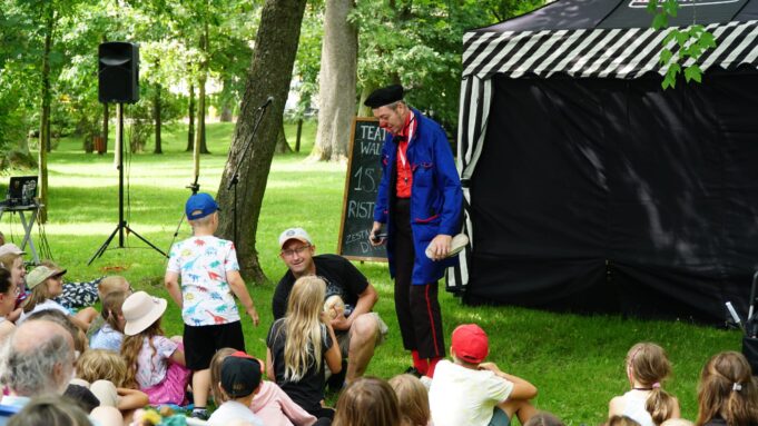 Art Piknik 2024: Spektakl Teatru na Walizkach