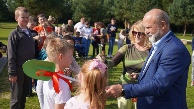 Otwarcie EkoOgrodu i pasowanie na ogrodnika