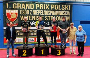 Podium na rozpoczęcie sezonu