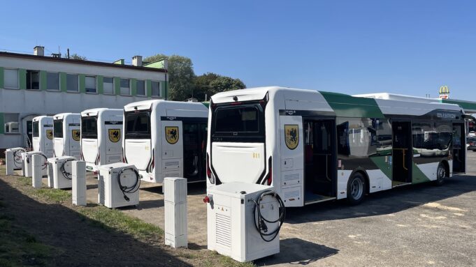 Powrót biletów czy bezpłatna komunikacja?