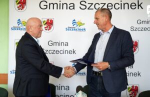 Umowa na budowę hali sportowej w Parsęcku