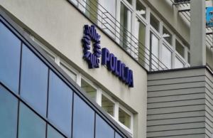 Napadł na policjantów. W aucie miał narkotyki