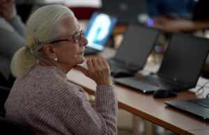 Borneńscy seniorzy bezpieczniejsi w sieci