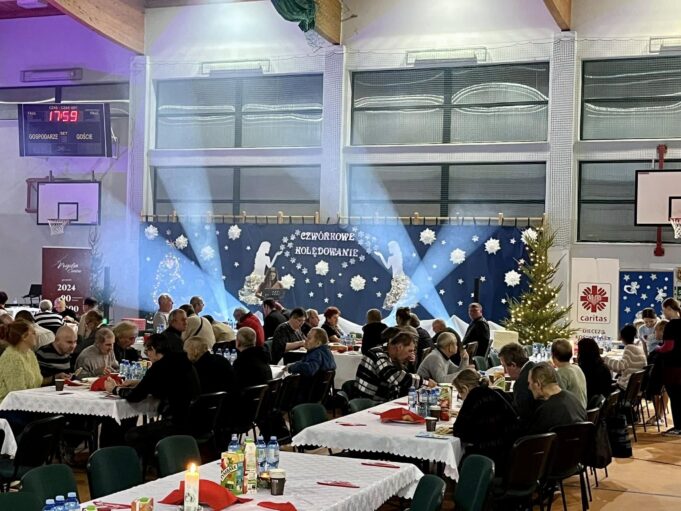 Samotni i potrzebujący na wspólnej wieczerzy w Szczecinku