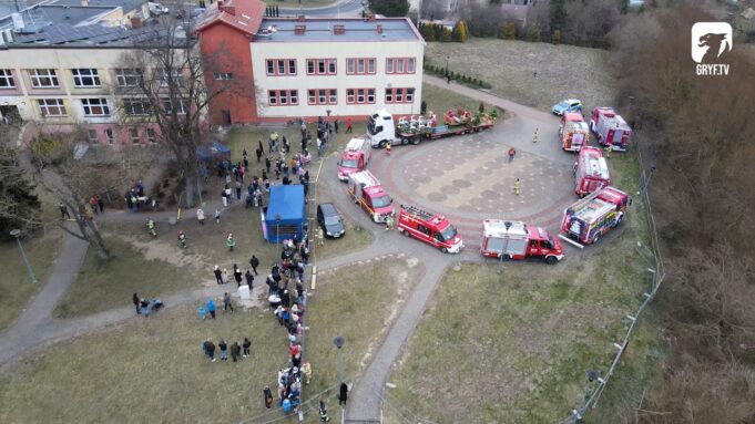 Strażacki Konwój Świętego Mikołaja i jarmark świąteczny – Biały Bór