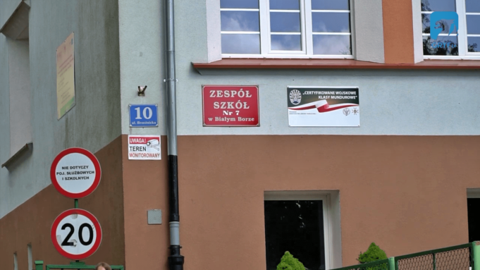 Białoborski Zespół Szkół nr 7 jest offline