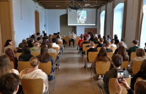 Liczy ledwie 20 wiosen, a już napisał książkę