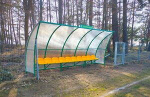 Nowe wiaty na boisku w Żółtnicy