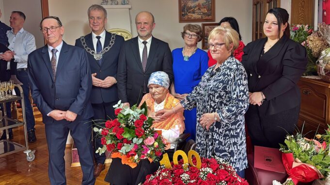 Sto lat to za mało! Setne urodziny pani Genowefy i złote gody państwa Janygów