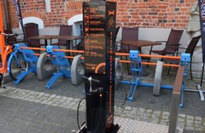 Do wakacji pojawi się 10 stacji naprawy rowerów