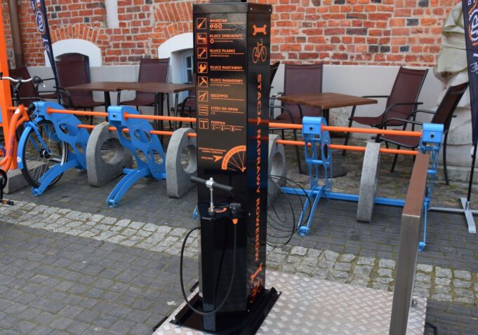 Do wakacji pojawi się 10 stacji naprawy rowerów