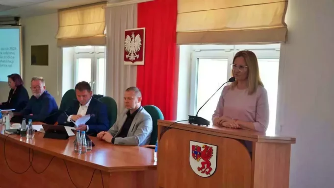 Zmiany w finansach, dotacje na zabytki oraz powiatowy budżet obywatelski