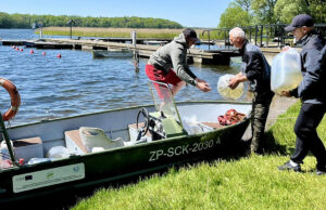 Czas na zarybianie Trzesiecka i Wilczkowa
