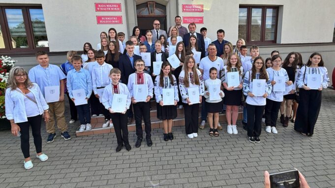 Absolutorium dla burmistrza i nagrody dla najzdolniejszych uczniów