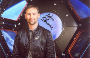 Polak znów w kosmosie. W Szczecinku mamy flagę, która była na orbicie