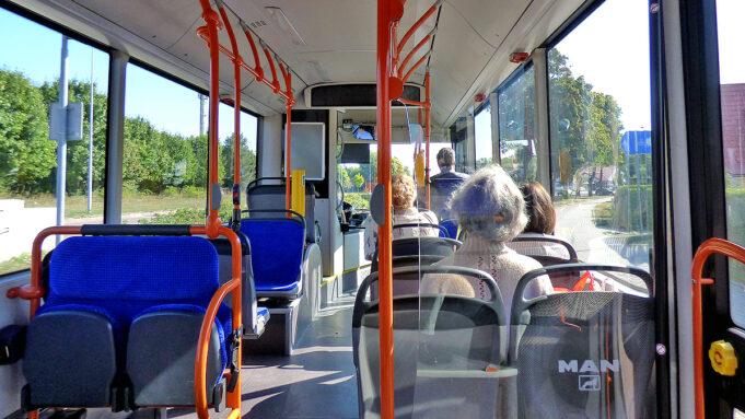 Wakacyjne zmiany w rozkładzie miejskich autobusów
