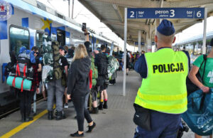 Policjanci dbają o bezpieczeństwo festiwalowiczów