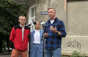 Szczecinek mówi „nie” smartfonom na przejściach