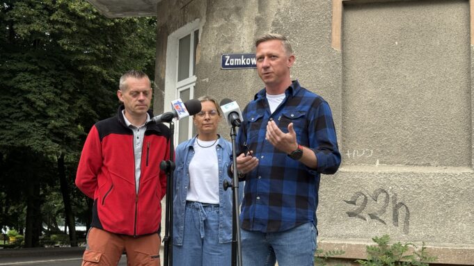 Szczecinek mówi „nie” smartfonom na przejściach