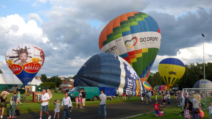 Balony poszybują nad Trzesieckiem