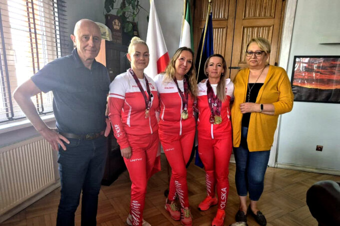 Medalistki mistrzostw świata z wizytą w Ratuszu