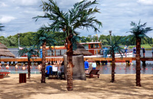 Wakacje w Szczecinku – woda w jeziorze czysta, plaże zapraszają