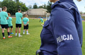 Policja z Sanepidem wizytuje obozy