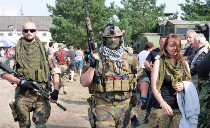 Gorący sierpień na borneńskim tankodromie