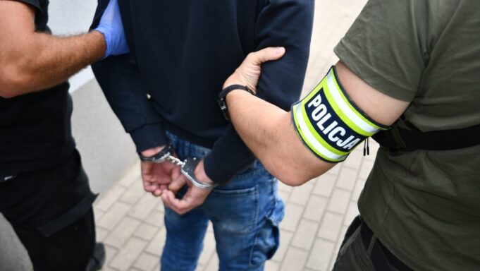 Okradał seniorki, jest już w rękach Policji