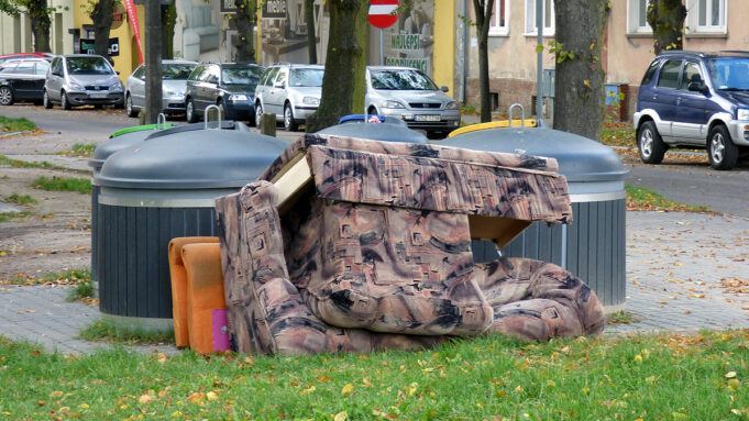 Robisz porządki? Pamiętaj o terminach zbiórki gabarytów!