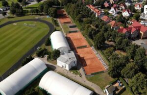 Zajęcia z WF-u na kortach tenisowych Aqua-Tur