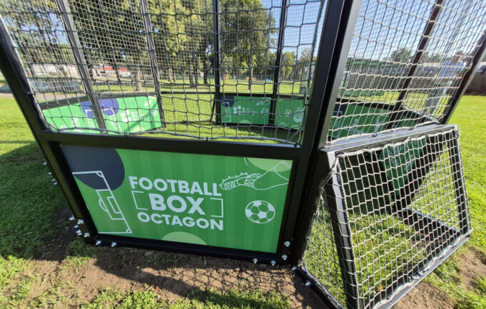 Piłkarski plac zabaw dla młodych futbolistów