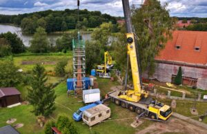 Montaż iglicy Kościoła pw. św. Antoniego w Juchowie