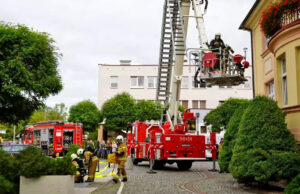 Dym, syreny i sprawna ewakuacja – ćwiczenia w Starostwie