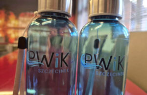 Mniej butelek, tańsza woda. PWiK promuje „kranówkę”