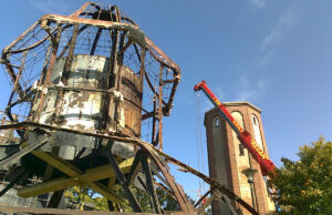 Z wieży wodociągowej zdjęto kopułę i zbiornik na wodę