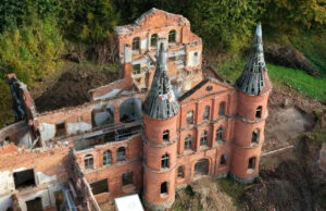 Ruiny pałacu w Juchowie znów pod lupą ekspertów