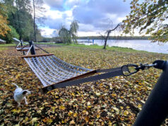 Finisz prac w parku. Hamaki i ławki zamontowane