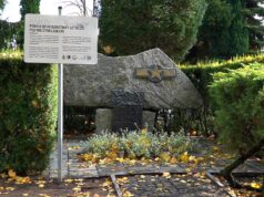 Tablica wyjaśniająca zagadkę katastrofy lotniczej