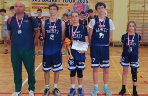 Koszykarze SP4 wicemistrzami województwa