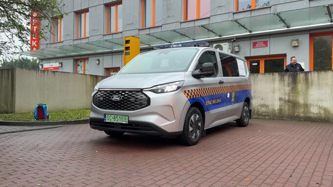 Nowy radiowóz szczecineckich strażników