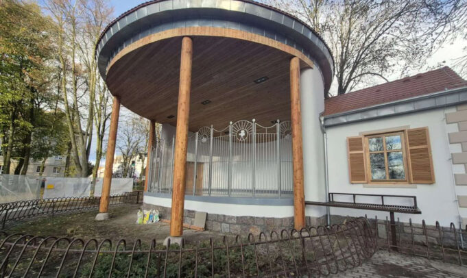 Muszla koncertowa jak nowa. Wrócą tu koncerty i inne imprezy