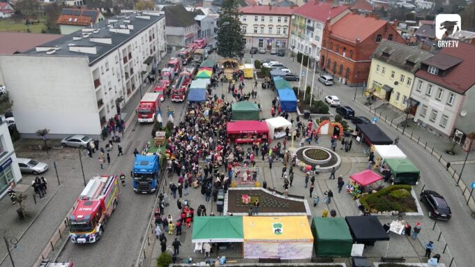 Strażacki Konwój Świętego Mikołaja i Kiermasz Świąteczny w Barwicach