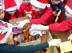 Mali Wielcy Mikołaje z SP4 w Szczecinku