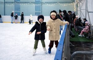 Bezpieczna zima na lodzie. Lodowisko przy „Ekonomiku” zaprasza
