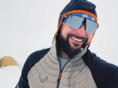 Flaga Szczecinka w drodze na Aconcaguę, najwyższą górę obu Ameryk