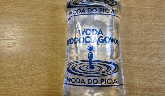 Paczkowarka do wody PWiK już pomaga w sytuacjach kryzysowych
