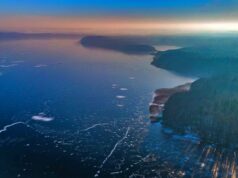 Jezioro Wierzchowo skute lodem